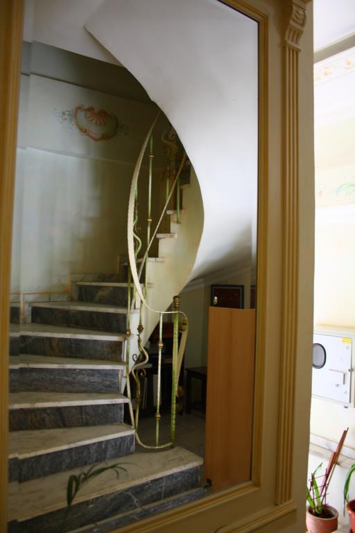 Villa Tamara Bukarest Exteriör bild