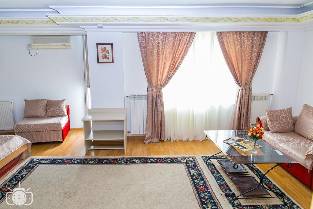 Villa Tamara Bukarest Exteriör bild
